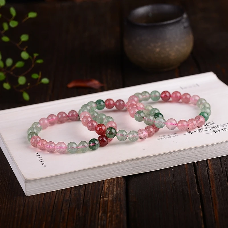 Женский браслет ручной работы классический из натуральных розовых бусин с