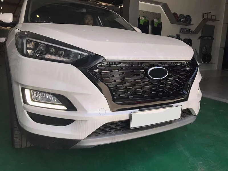 Передняя гоночная маска-гриль FUSION для Hyundai Tucson 2019-2020 черная серебристая |