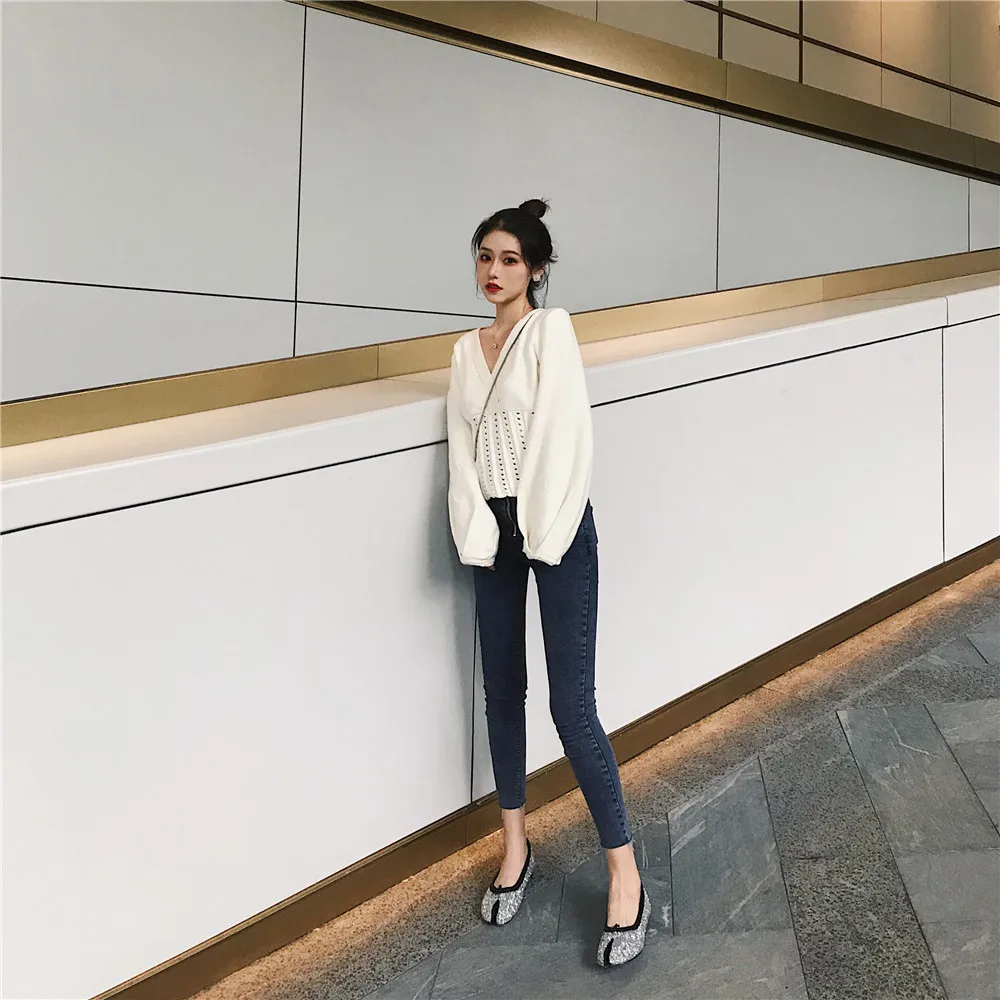 

New Spring Women Casual V-neck Lantern Sleeves Knit Top Female Spring Wild Sweaters Student Hollow Knitted Tops NS2034