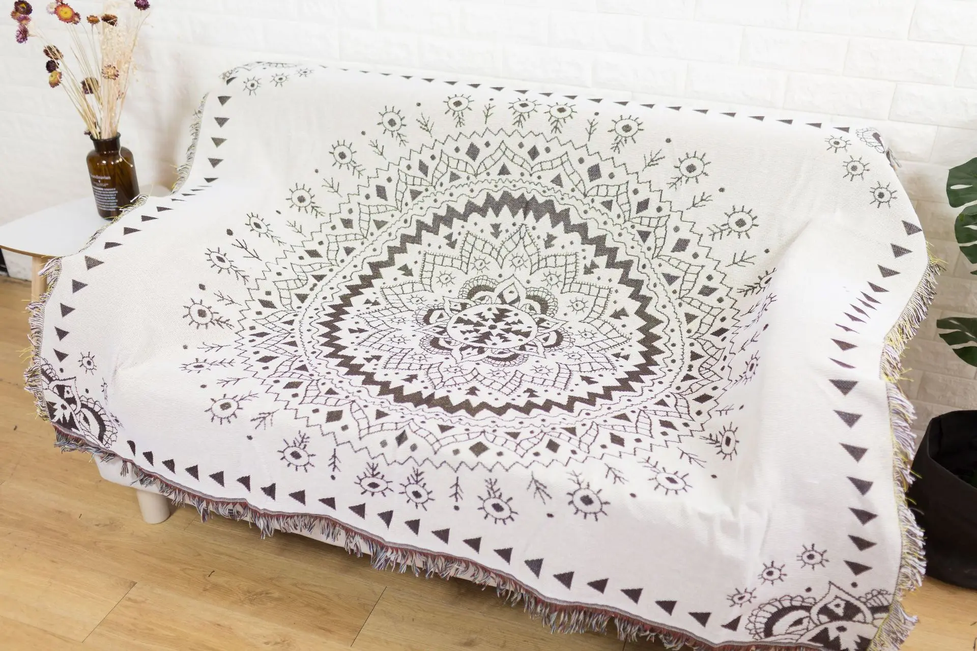 

Modern and simple blankets and flowers American country bay window cushion sofa art living room bedroom decoration