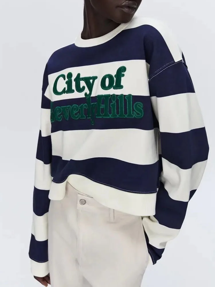 

2022 autumn new youth age reduction all-match sports leisure round neck letter cartoon printing striped short sweater