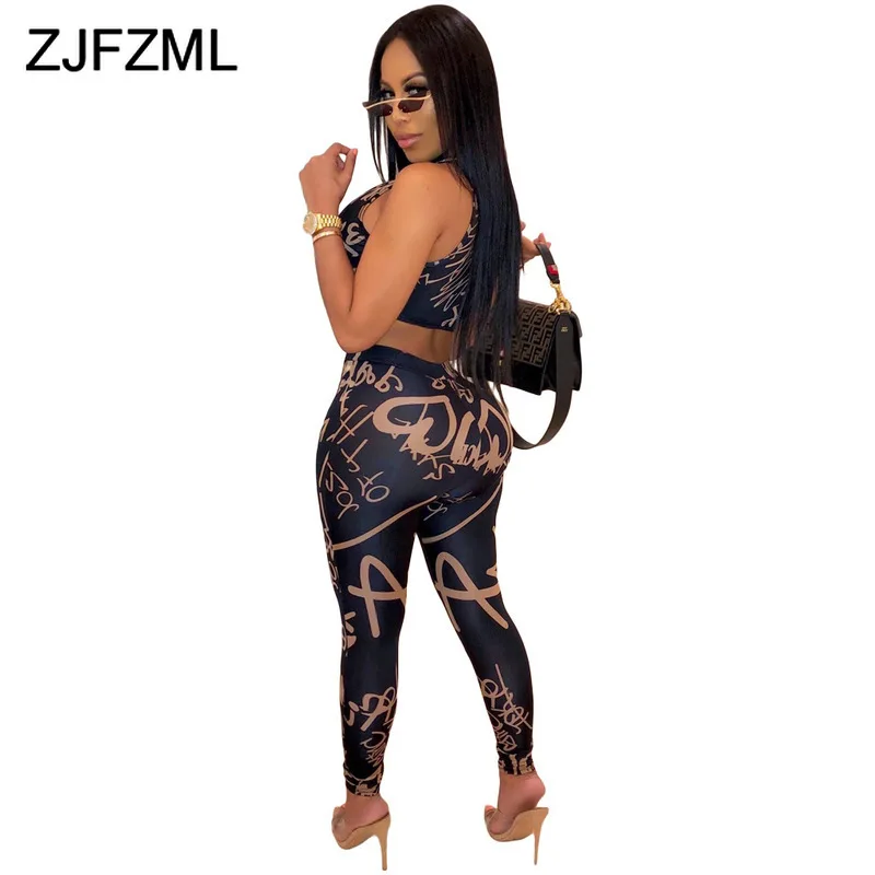 Женский спортивный костюм с V образным вырезом без рукавов| |