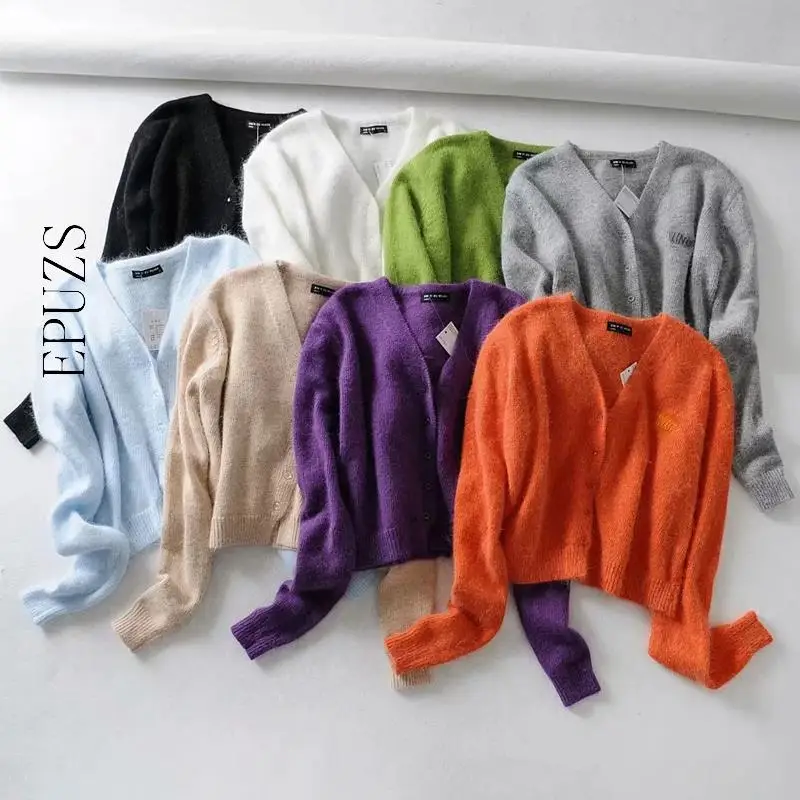 Женский Укороченный кардиган из кроличьего меха белый и черный вязаный свитер с