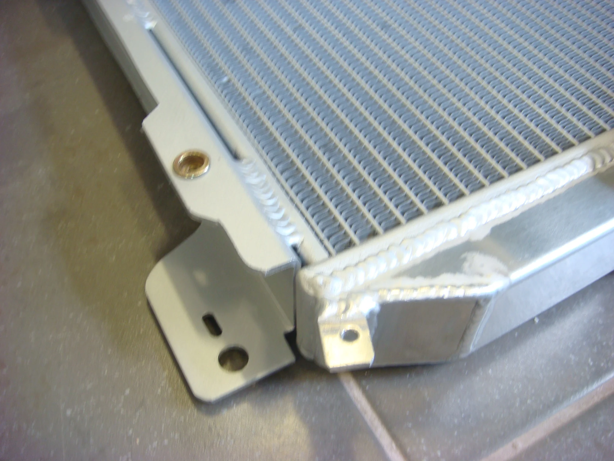 Алюминиевый радиатор для MITSUBISHI MAGNA Verada TM TN TP1984-1991 AT 1985 1986 1987 1988 1989 1990