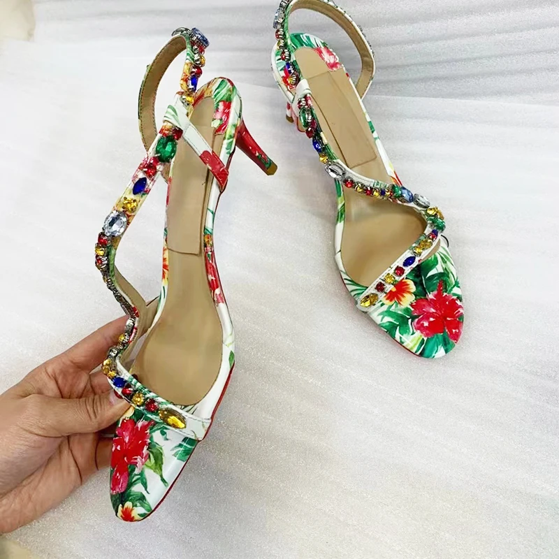 Женские босоножки на высоком каблуке сандалии с цветными кристаллами и цепочкой