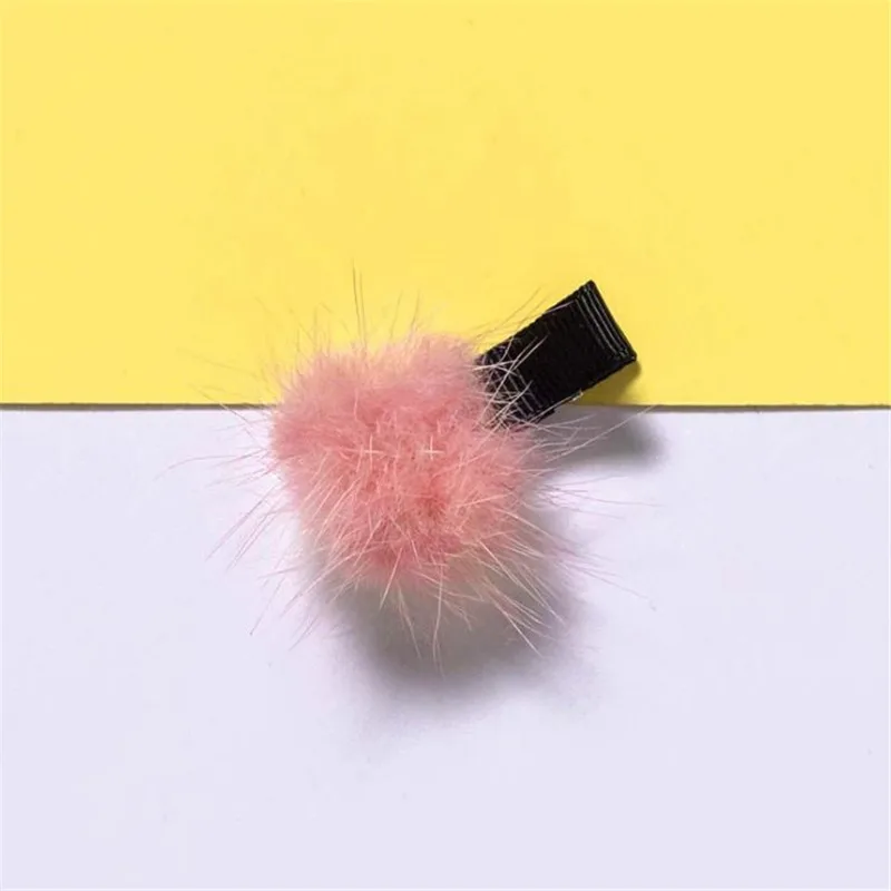 Заколки для волос девочек с маленькими милыми мягкими меховыми помпонами мини