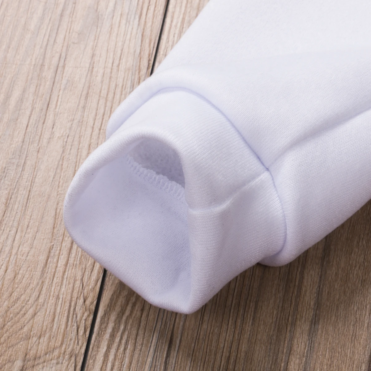 

Hoodies & Sweatshirts