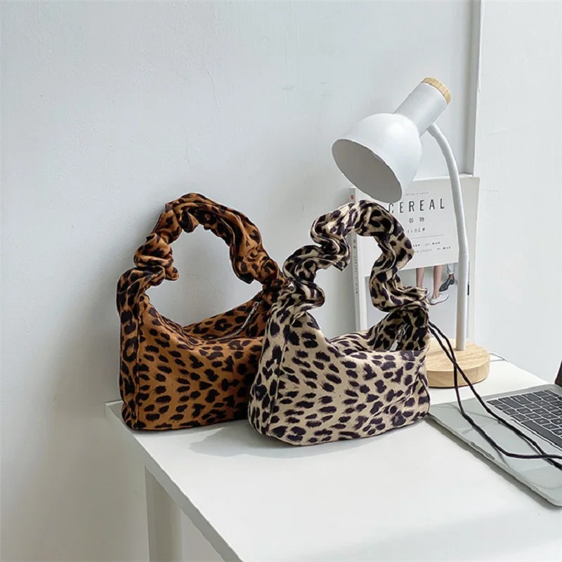 

Nylon Fashion Niche Design Women's Shoulder Bag Pleated Handbag Trendy Leopard Print Underarm Bag Folds Stitching Bags for Phone