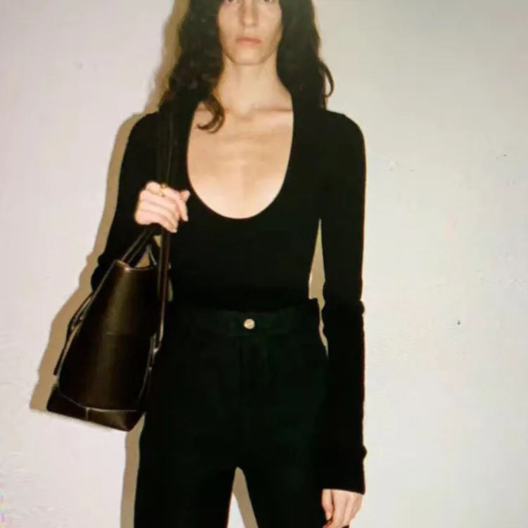 Женский трикотажный пуловер DEAT вязаный с глубоким низким бюстом и длинными