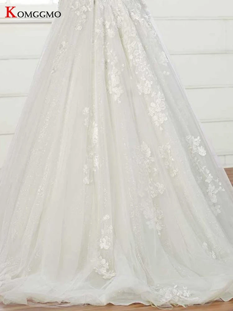 

Luxury Strapless Embroidery Appliques Tulle Chapel Train Bridal Ball Gown Custom Made Sleeveless Button Back Wedding Dress