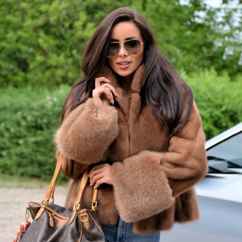 Женское пальто из натурального меха норки элегантное с манжетами лисьего модное