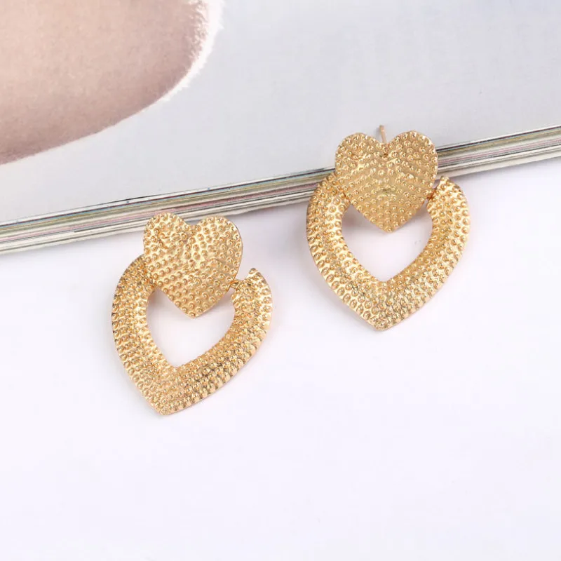 

Personality Heart Shape Pendant Earrings Retro Creative Ear Jewelry