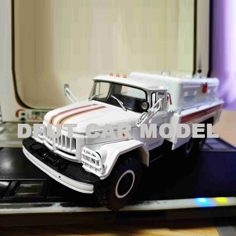 

1:43 Alloy Toy Sports Car Model Russia ZIL350(131) Caro of Children's Toy Cars Original Authorized Authentic Kids Toys Gift