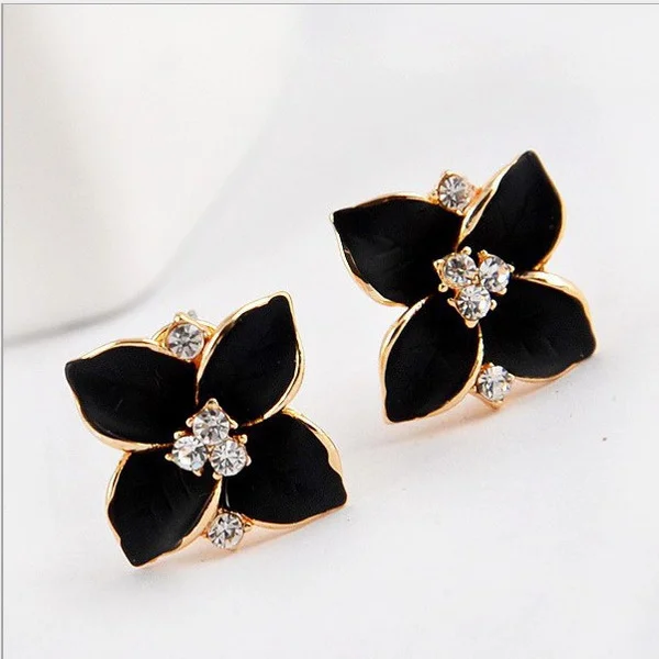 

Ofertas High Quality New Fashion Gold Plated Clover Flower Shaped Rhinestone Stud Earrings for Women Ladies Girls Jewelry