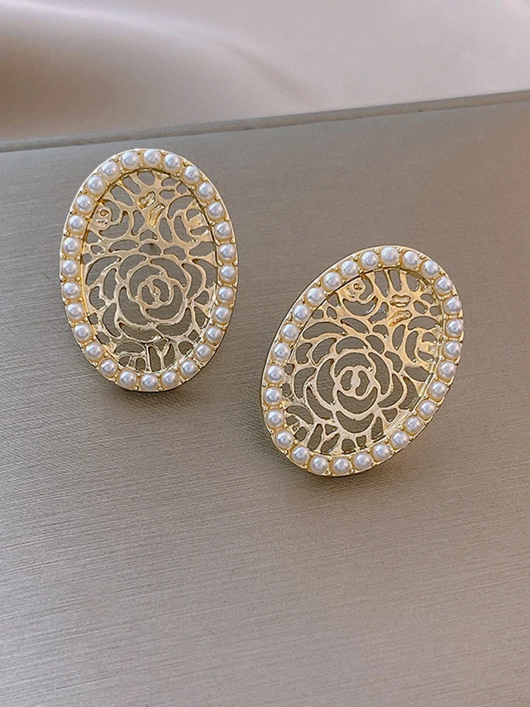 

2022 New French Romantic Retro Oval Ms Korea Fashion Gothic Earrings Swaying Imitation Pearl Earrings Woman Jewelry Gifts