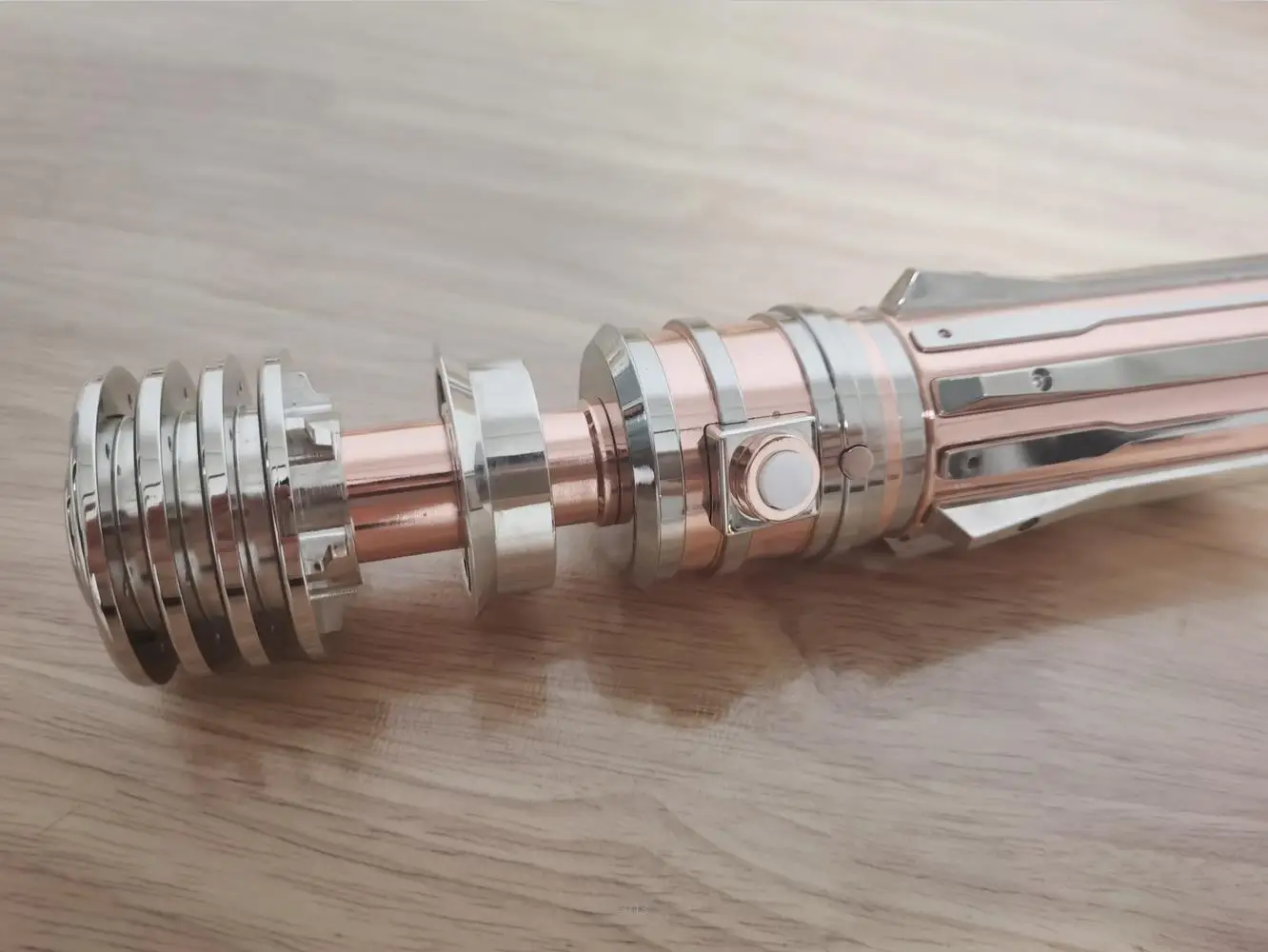 Skywalker Leia Neopixel Lightsaber Proff2.2 Soundboard Installed Soundfonts Smooth Swing Handle And Pixel Blade Has Been USed | Игрушки и