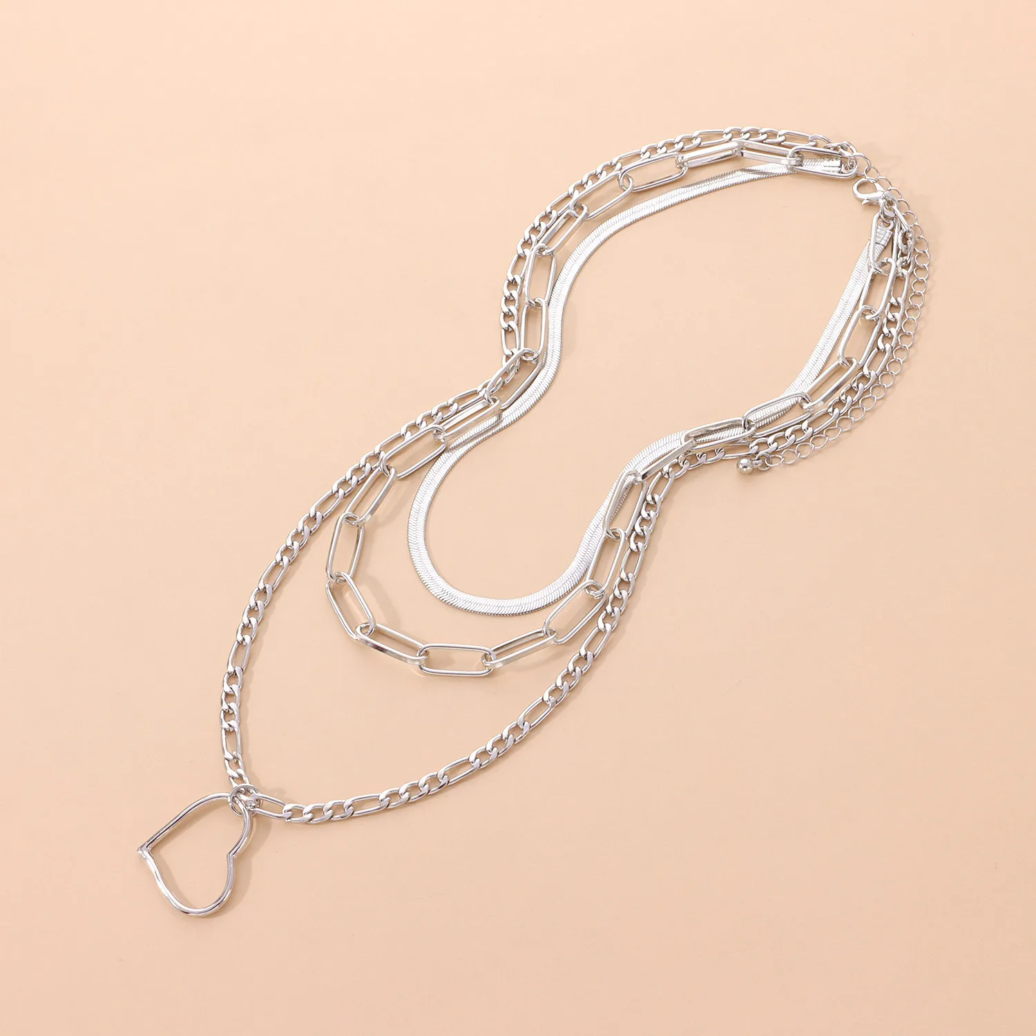 

Multi-layer Fashion Alloy Hollow Heart Necklace Pendant for Women Creative Personality Short Choker Thick Chain Necklace Jewelry