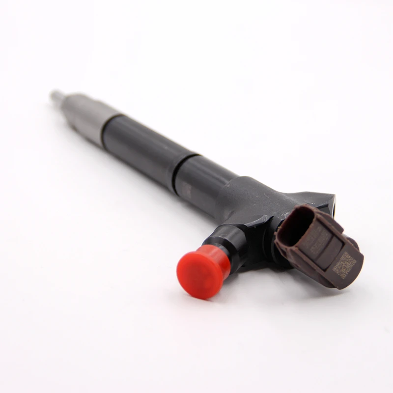 

Diesel Engine Common rail Fuel Injector 295900-0300 295900-0220 for hilux 2KD 23670-51060 23670-59045