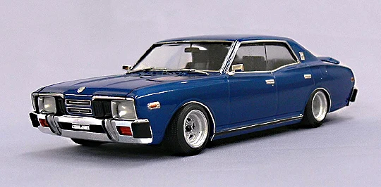 

AOSHIMA Assemble Model Cars 1/24 330 Cedric 4Dr HT 2000 SGL-E #04705