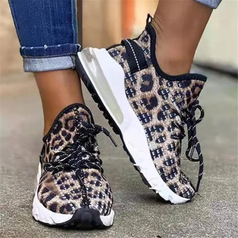 Женские кроссовки Новинка весна осень 2019 эластичные комплекты обуви