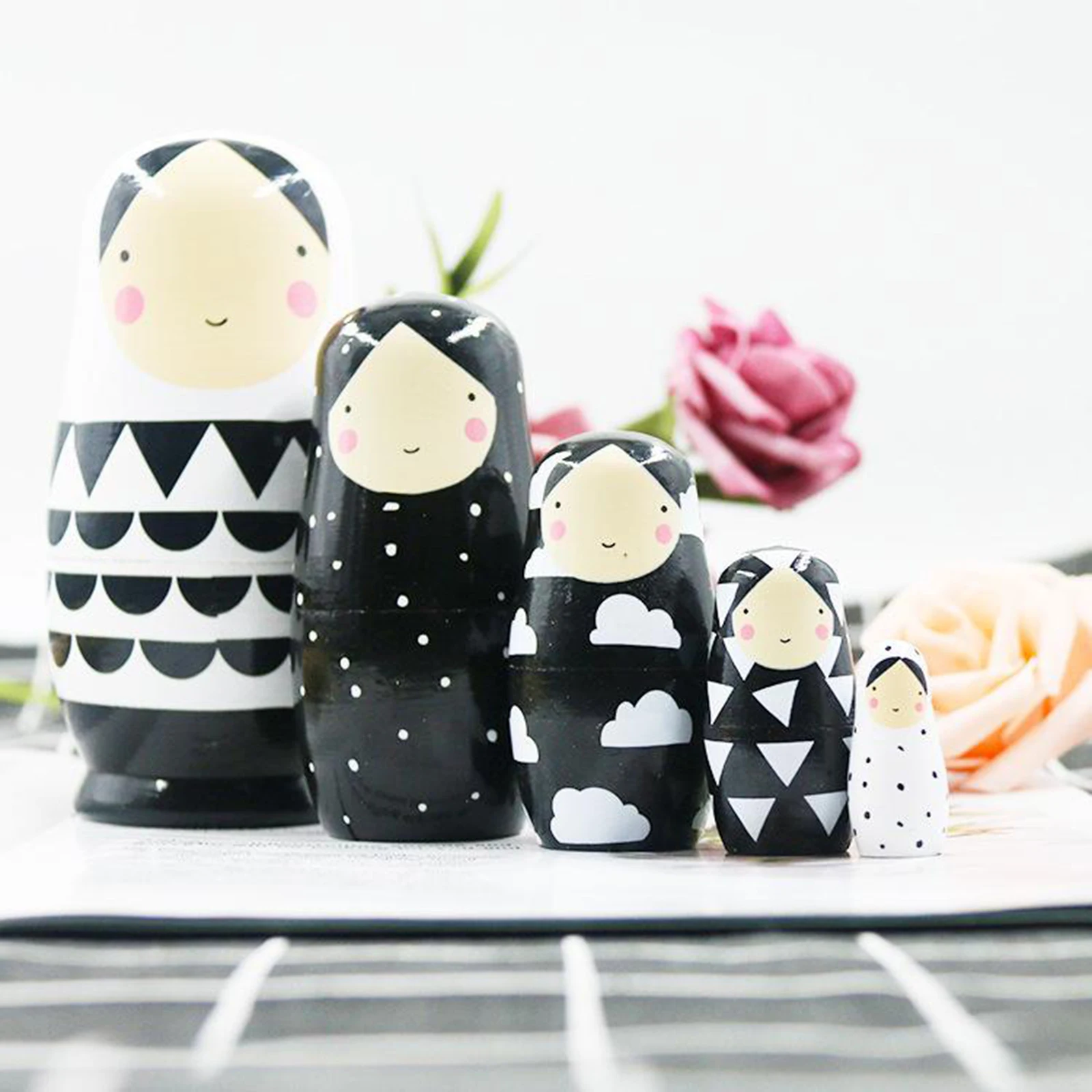 

5Pcs Matryoshka Wooden Dolls Nesting Babushka Russian Hand Paint Stacking Dolls For Kids Collectible Craft Toy Xmast Gift