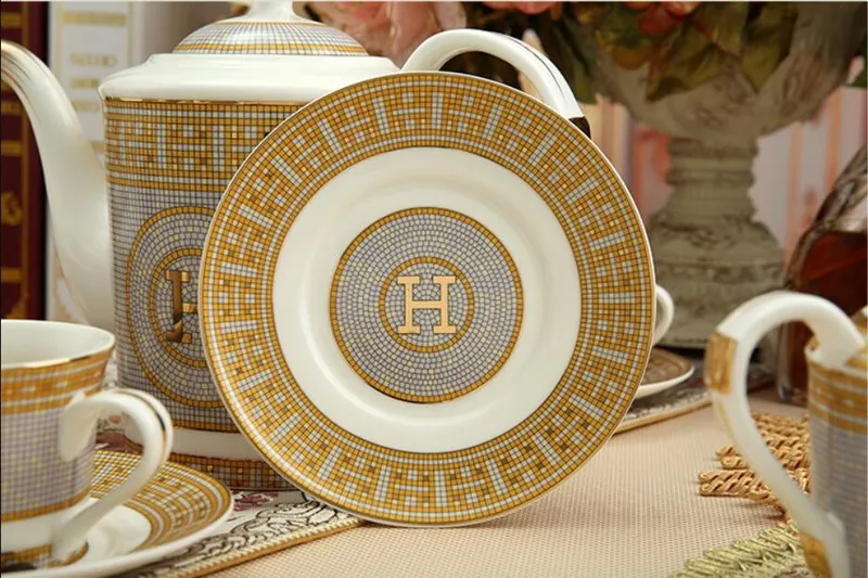 Фарфоровый кофейный сервиз из костяного фарфора "H", мозаичный дизайн, контур в золоте, европейская кофейная чашка и блюдце, набор кофейных чашек