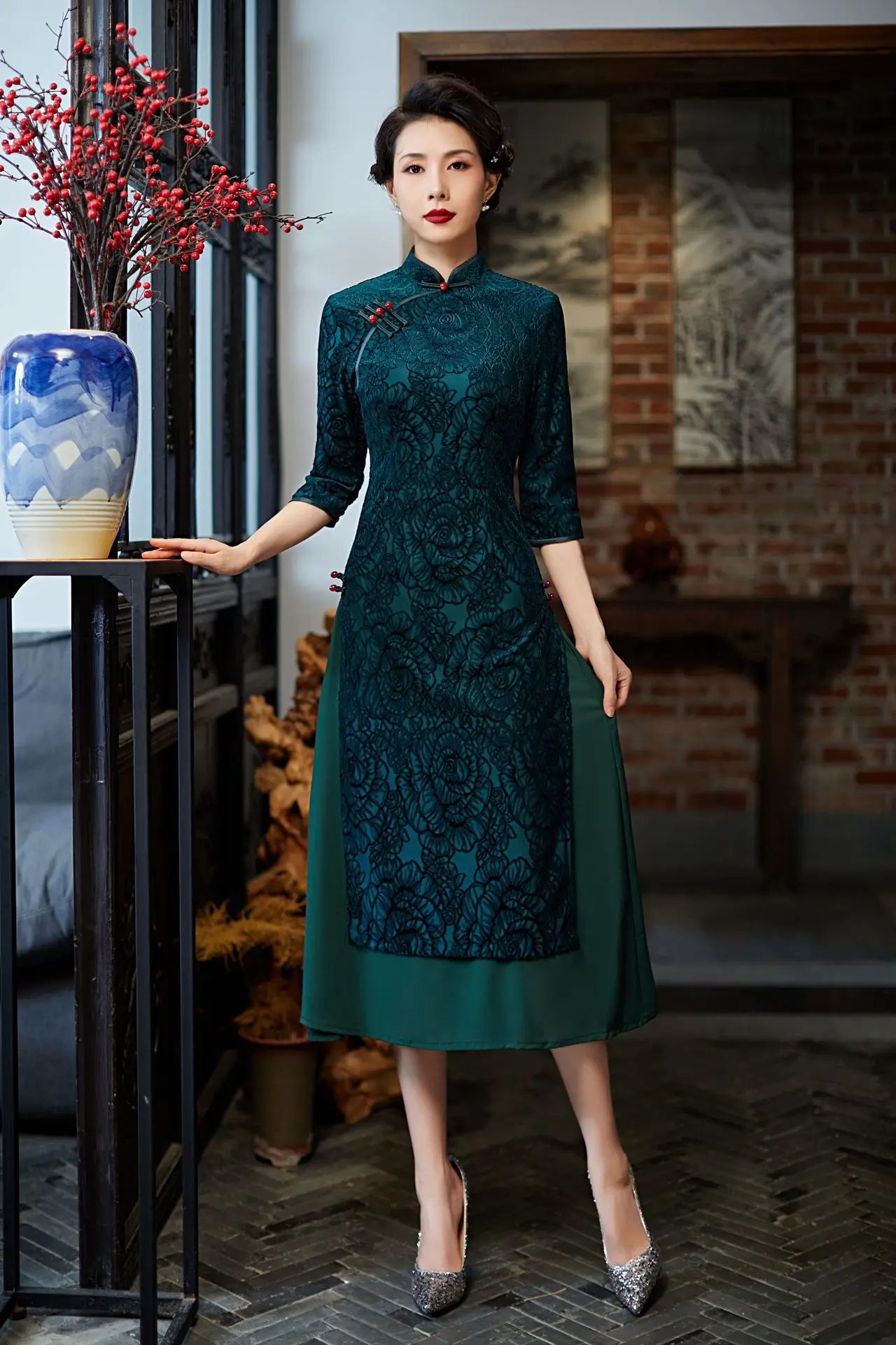 

Зеленое кружевное Восточное китайское платье Aodai, пикантное классическое китайское платье-Ципао с воротником-стойкой, традиционное элеган...