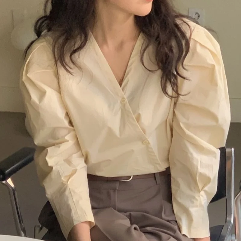 

Button Up Shirt Women Top Female Design Sense of New Simple Color v Pilot Flavor Bubble Sleeve Diagonal Shirt