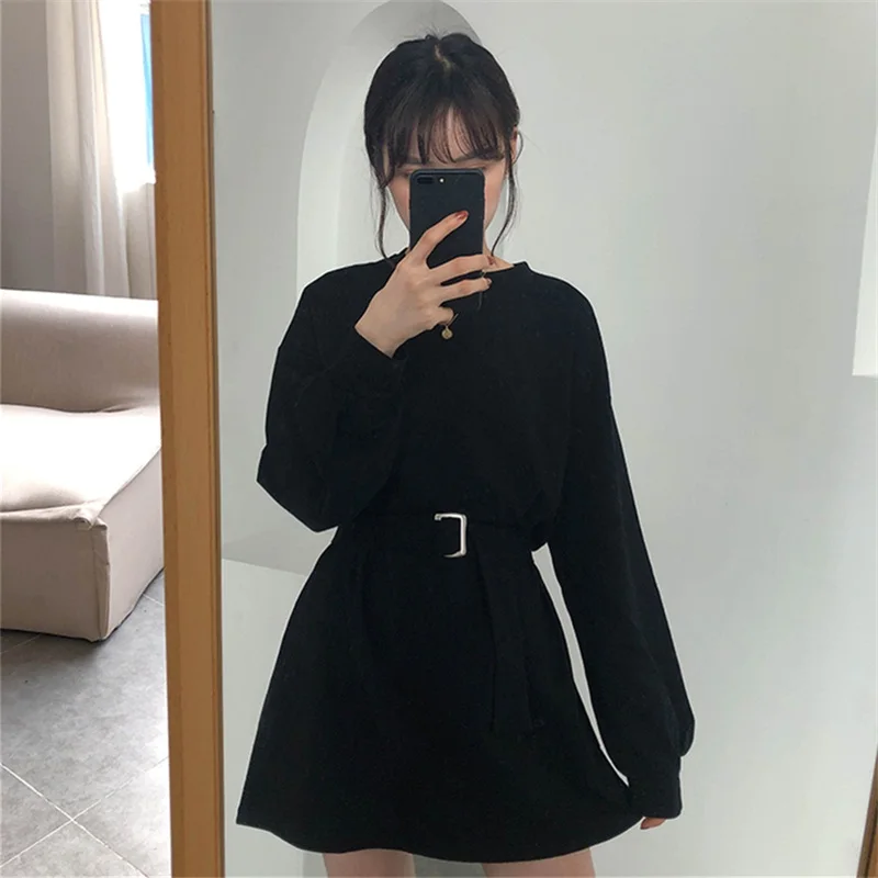 Женское однотонное платье со шнуровкой свободное тонкое средней длины с длинным