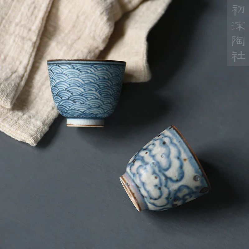 

★Foam at the beginning of the jingdezhen manual cup under the glaze porcelain cup xiangyun moire kung fu tea cups
