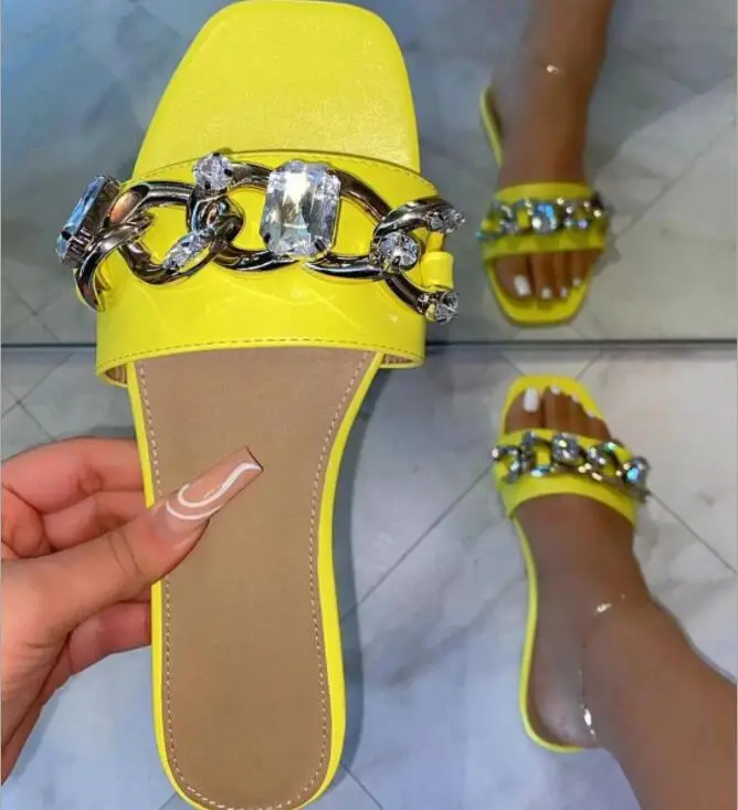 

2021 summer women new fashion all-match flat-bottomed diamond chain outdoor hundred beach sandals slippers