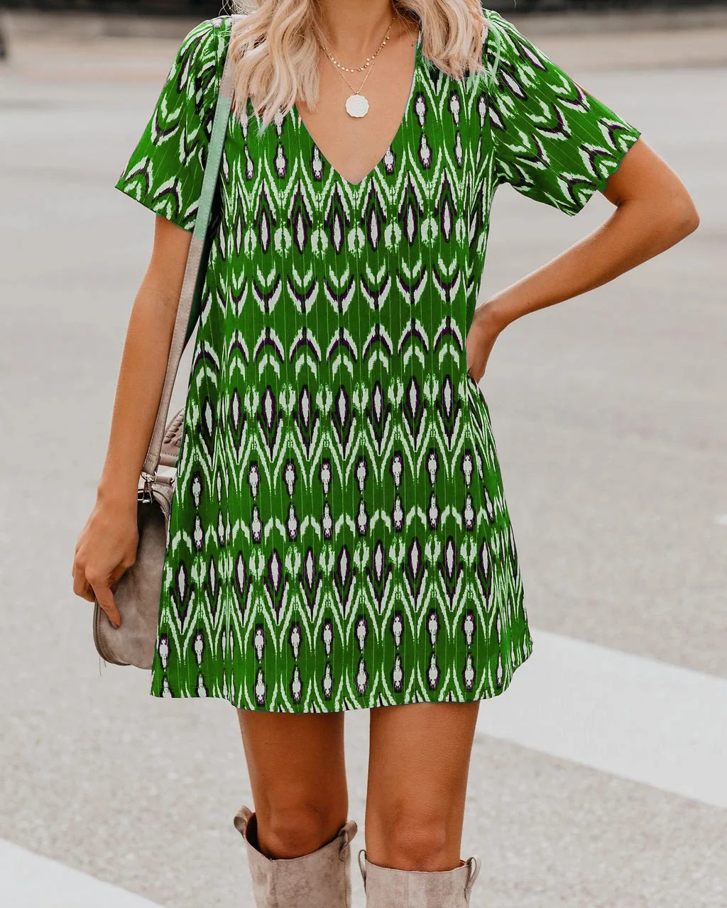 

2021 Summer New Women's Dress Loose Short-sleeved Dress V-neck Printed Dress Women's Fashion Casual Dress Dress Elegant