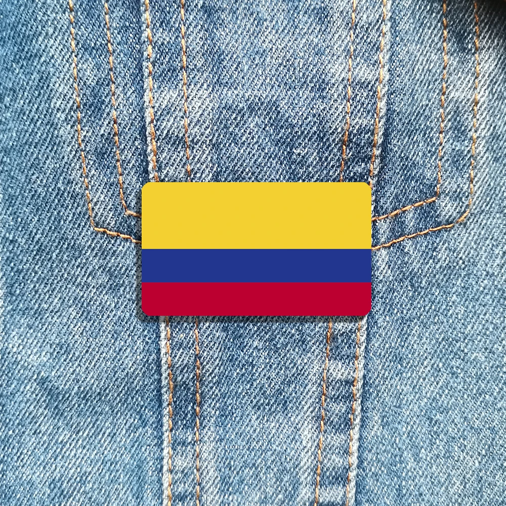 Винтажная акриловая брошь в виде флага Колумбии |