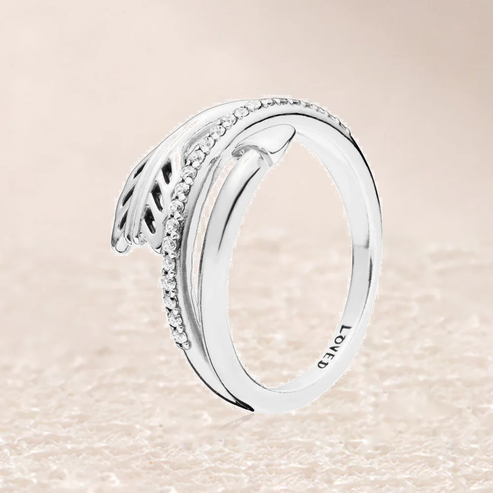 

197830CZ Sparkling Arrow Ring