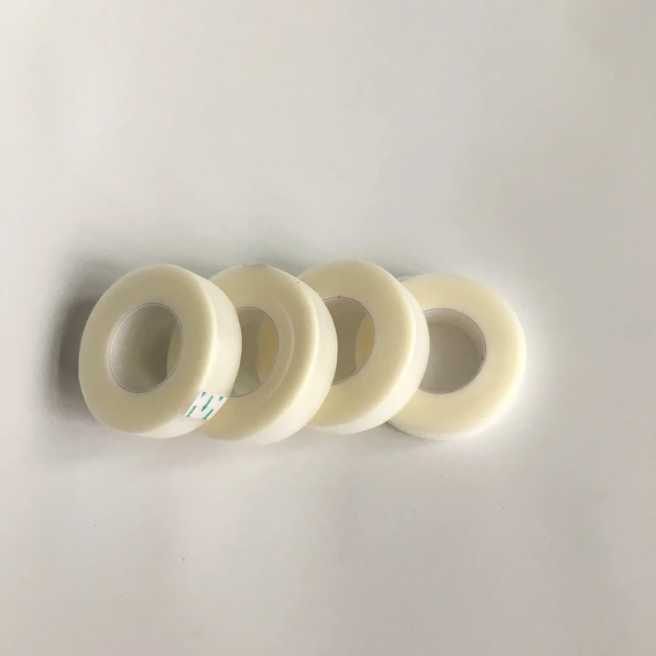 Оптовая продажа белая шелковая бумага под патчи для наращивания ресниц дышащая