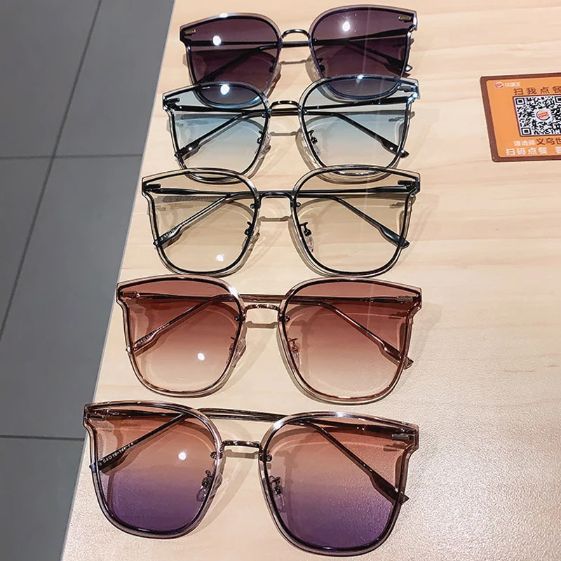 

2021 New Fashion Brand Gradient Cat Eye Sunglasses For Women Vintage Oversized Rimless Elegant Alloy Sun Glasses Female Shades