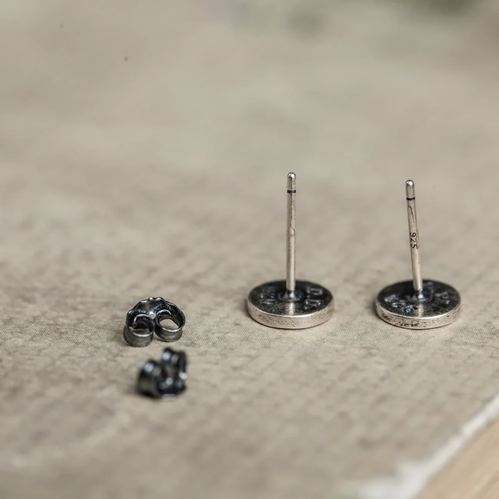 Женские серьги-гвоздики из серебра 925 пробы с надписью мира | Украшения и