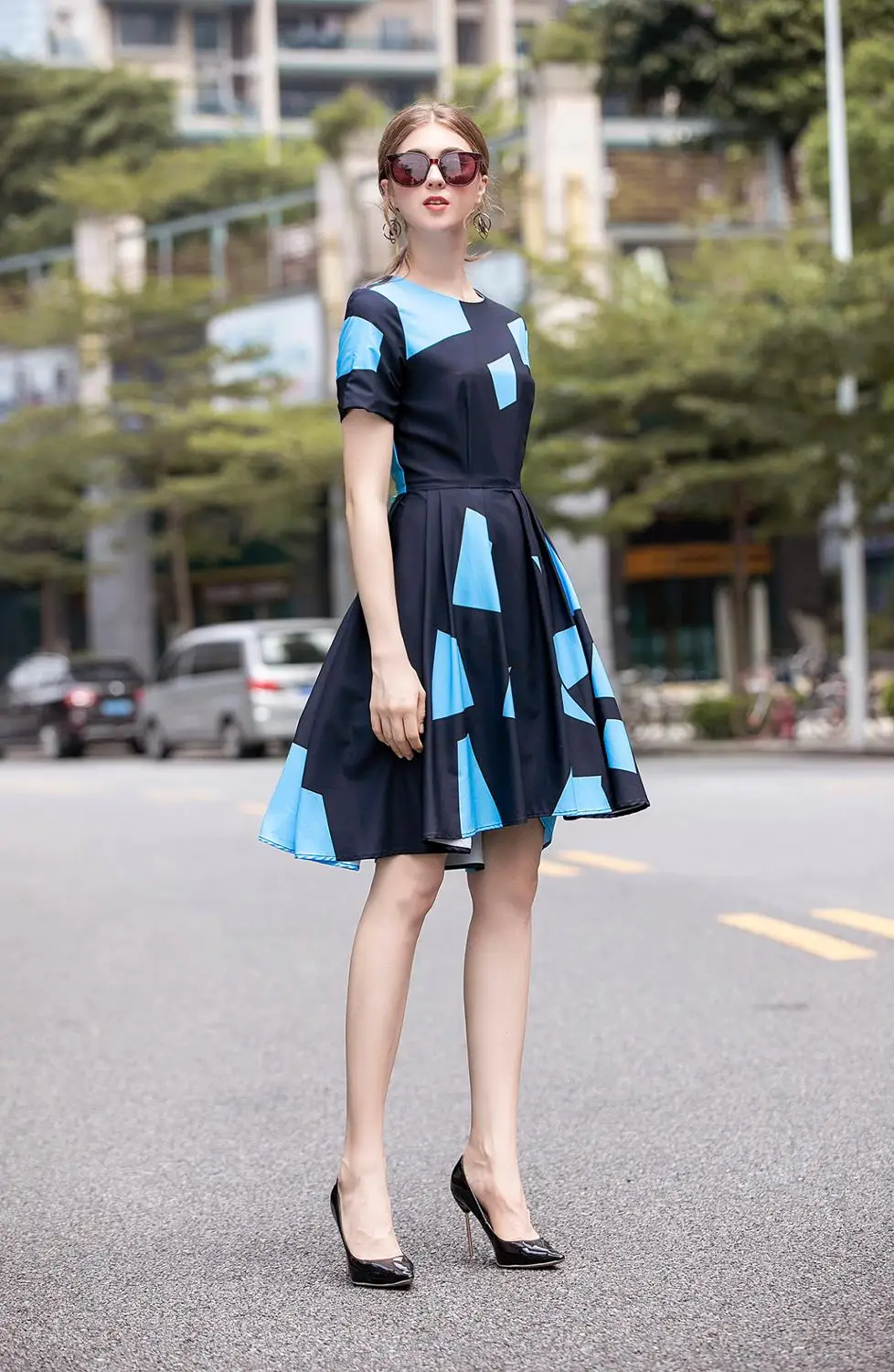 

MIUXIMAO Top Quality 2019 Fall Dress Women Short Sleeve O-neck Flower Print Vintage Casual Silm Dress Women Vestidos