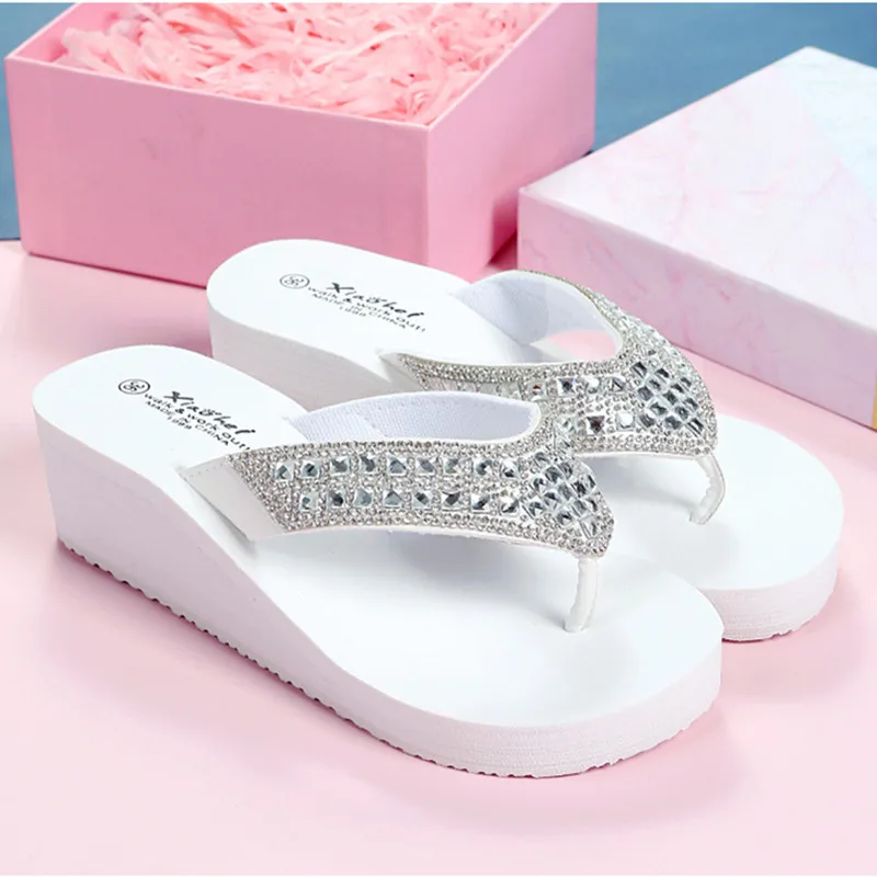 Женские шлепанцы со стразами женские дизайнерские сандалии на танкетке женская