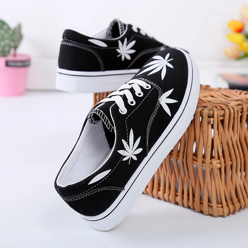 

Spring/Autumn New Women Canvas Shoes Casual Flat With Breathable Cartoon Animation Female Sneakers Pure Zapatillas Mujer W36-22