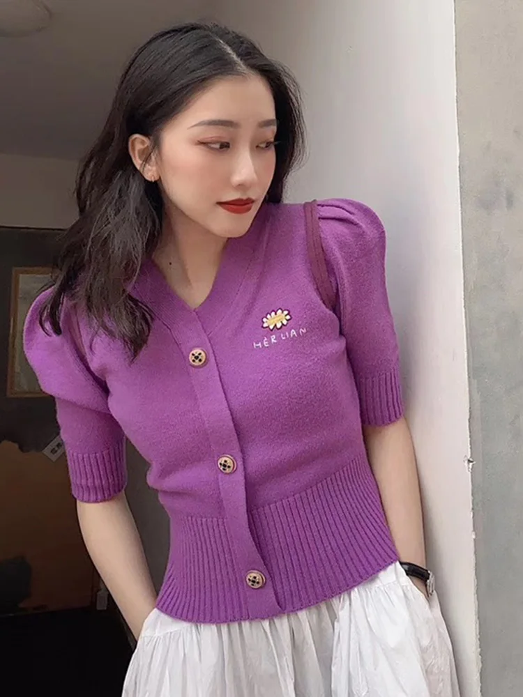 

Spring Summer Retro T-shirt Fashion Women's V-neck Crop Top Purple Daisy Embroidery Half Sleeve Knitted Cardigan Top