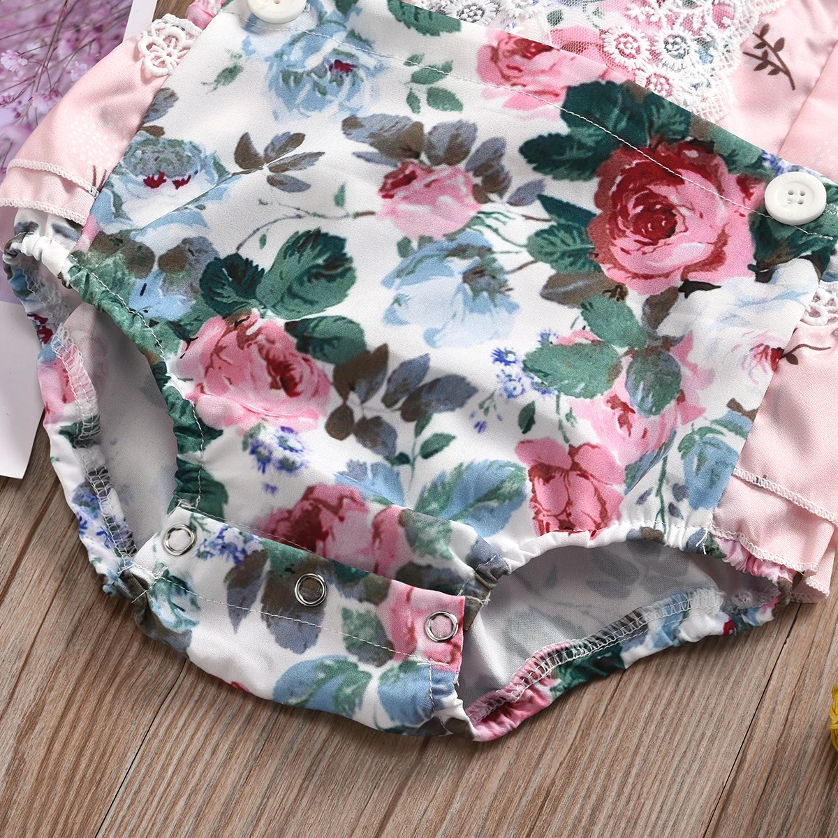 Комбинезон детский летний кружевной с квадратным вырезом и открытой спиной |