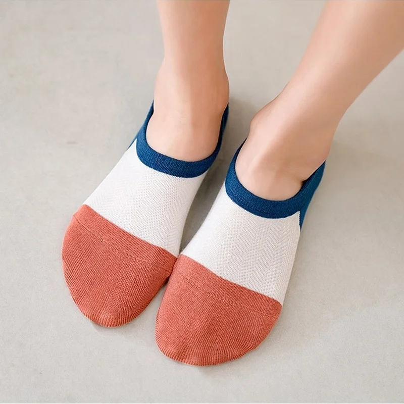 3 Pairs Of Cotton Women's SocksWomen's Casual Cartoon Harajuku Silicone Non-slip Invisible Funny Smiley Girl And Ankle Socks