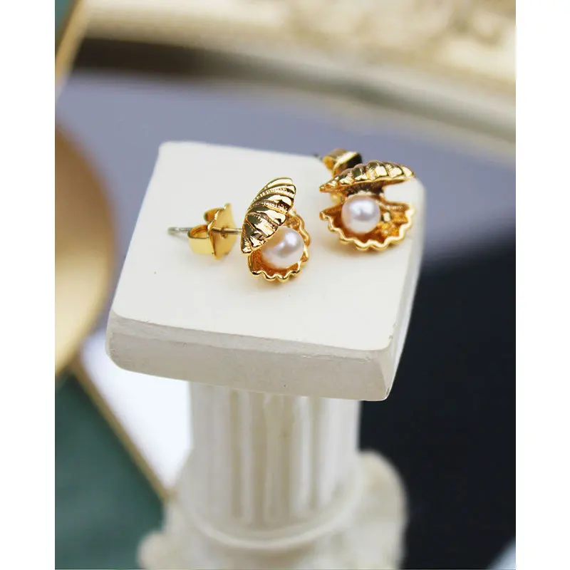 

Earrings for Women 2021 Vintage Shell Natural Pearls Jewelry Woman Stud Earring Gold Plated Filled Bijouterie Female Piercing