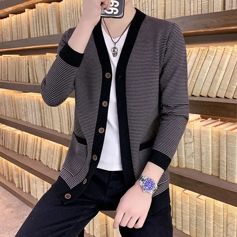 

Мужской осенний полосатый свитер, модные мужские куртки с V-образным вырезом, кардиган, пальто, Мужская Новая однобортная приталенная трико...