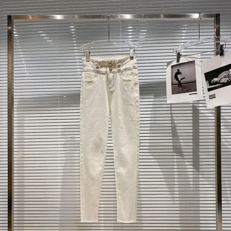 

2021 Winter Trousers Women New Arrival Fashion Metal Button Decoration High Waist Elastic Casual Slim Plush Pencil Jeans