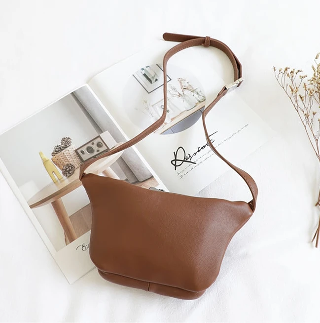 

Pu Leather Classical Pockets Chest Bag Women Fashion High Quality Artificial Leather Handbag Female Trendy Stylish Shoulder Bag