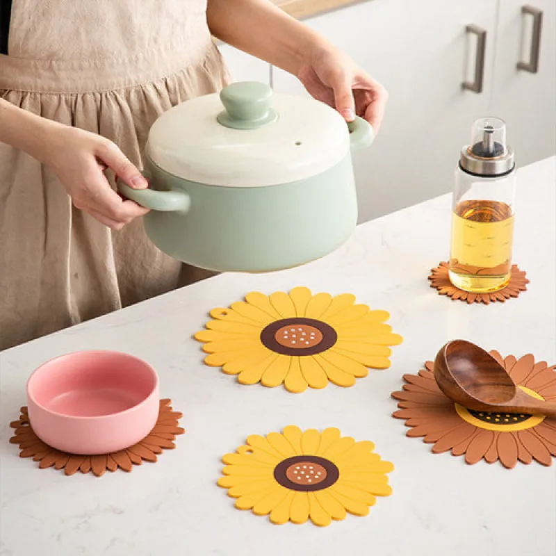 

1Pcs Sunflowers Shape Silicone Coaster Coffee Table Cup Mats Pad Heat Insulation Cup Pads Placemat Kitchen Accessories Hot