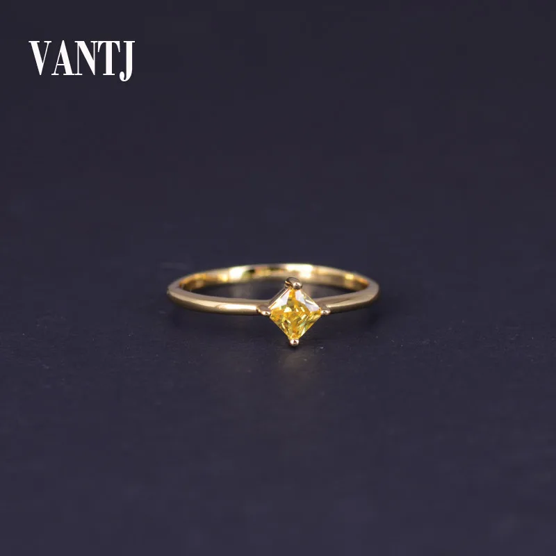 Женское кольцо из серебра 100% пробы с сапфировым стеклом 4 мм|Кольца| |