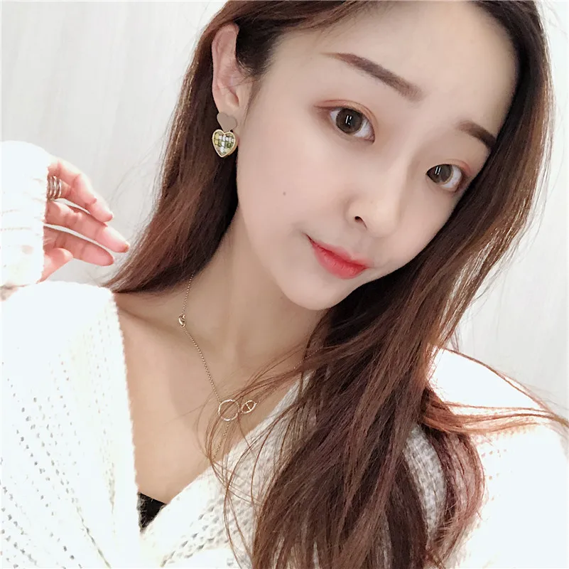 Джокер в стиле ретро вязаные серьги гвоздики форме сердца с матовой текстурой